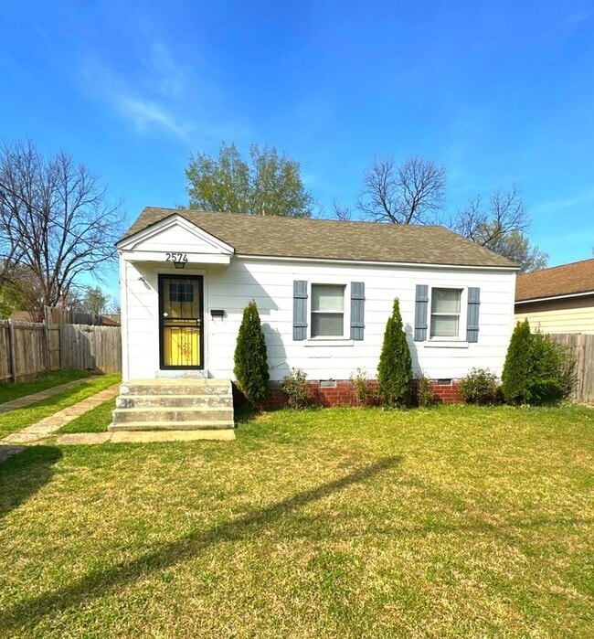 property at 2574 Pershing Ave