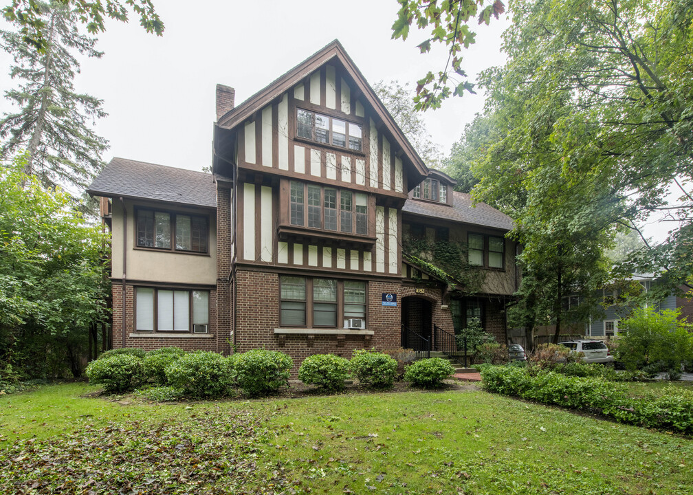 1052 Baldwin Ave in Ann Arbor, MI - Foto de edificio