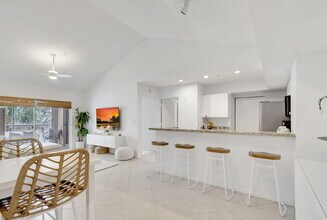 284 Village Blvd in Tequesta, FL - Building Photo - Building Photo