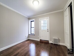 E 100TH ST., Unit 5D in New York, NY - Building Photo - Building Photo