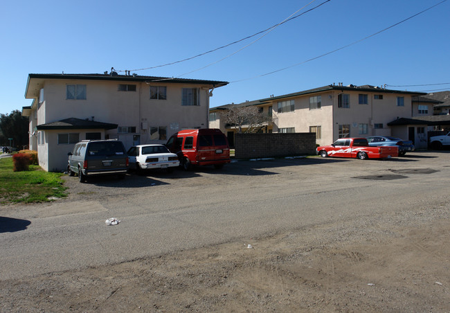 302-306 N L St in Lompoc, CA - Foto de edificio - Building Photo