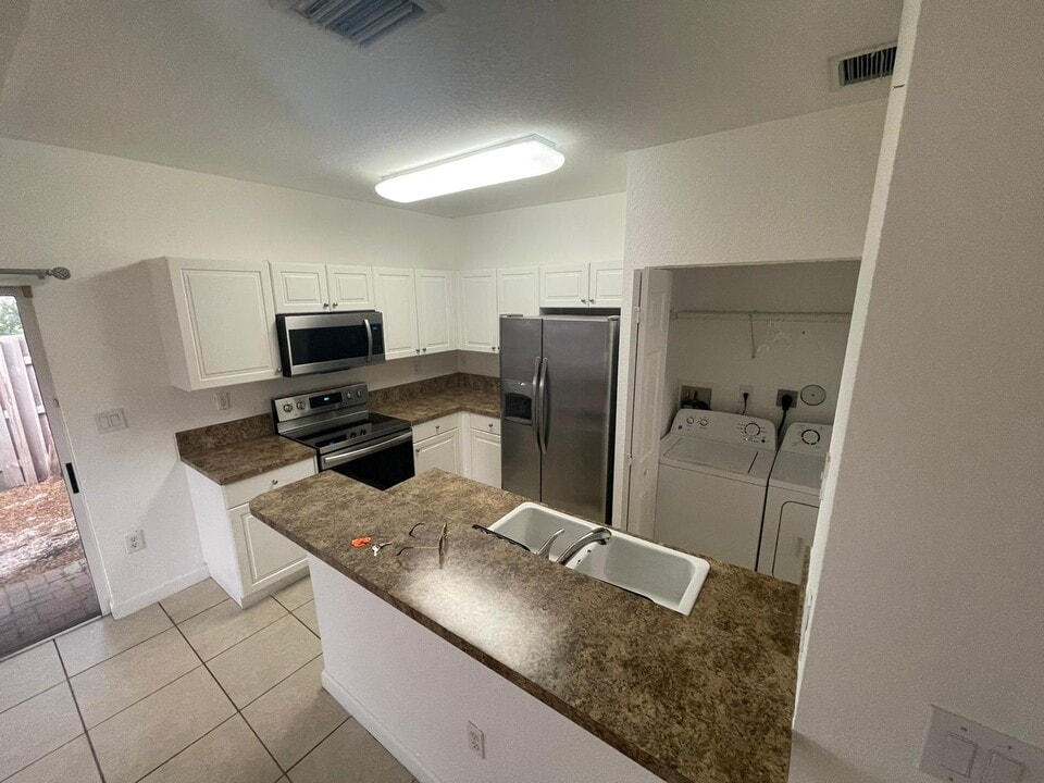 1490 NE 33rd Ave, Unit 103 in Homestead, FL - Building Photo