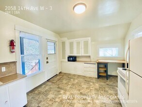 2058 14th Ave W in Seattle, WA - Building Photo - Building Photo
