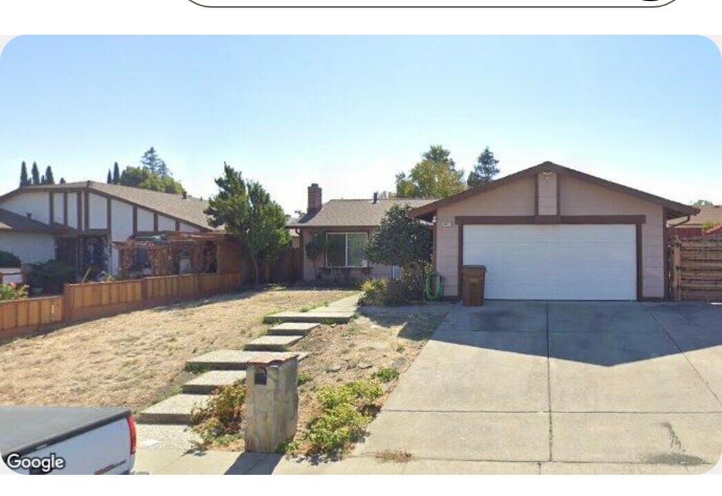 3421 Gregory Dr in Bay Point, CA - Building Photo