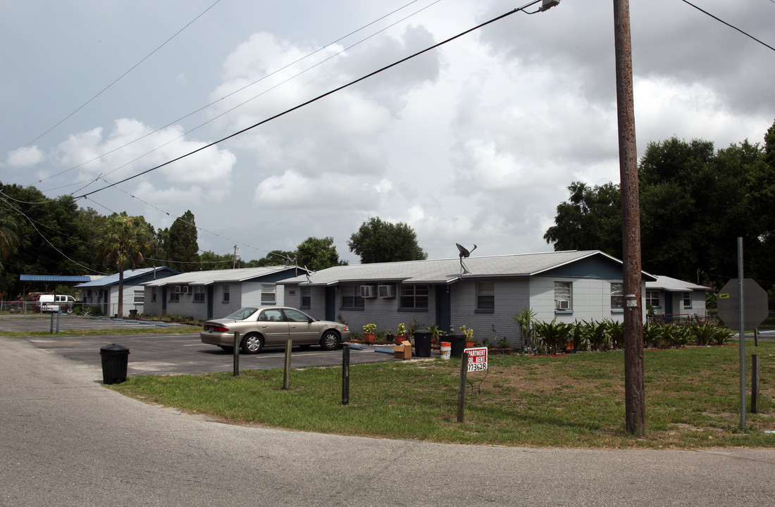 1211 E 122nd Ave in Tampa, FL - Building Photo