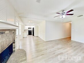 615 Sherman Dr in Mansfield, TX - Building Photo - Building Photo