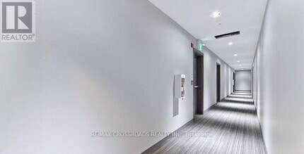 2375 Bronte Rd in Oakville, ON - Building Photo - Building Photo