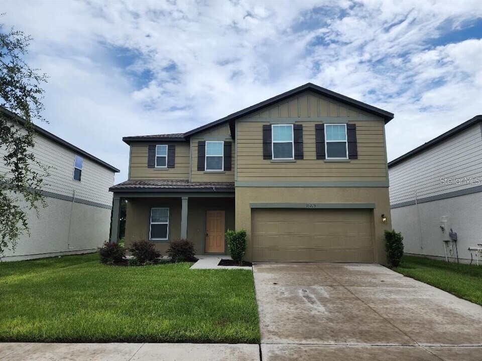 35215 Daisy Meadow Loop in Zephyrhills, FL - Building Photo