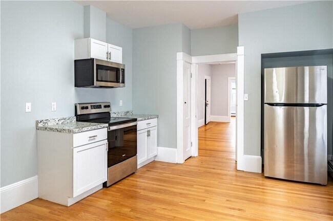 168 Waterman Ave in East Providence, RI - Building Photo - Building Photo