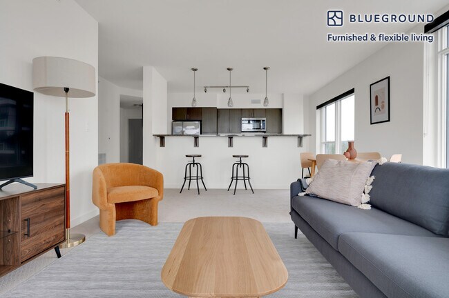 10351 NE 10th St-Unit -FL9-ID338 in Bellevue, WA - Building Photo - Building Photo