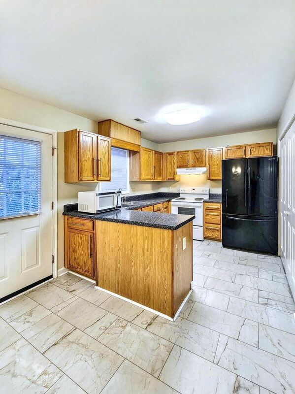 409 Cherry St in Fuquay Varina, NC - Building Photo - Building Photo