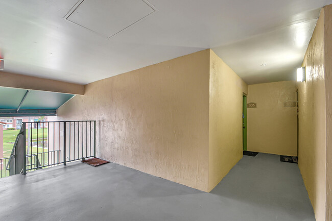 7896 Sonoma Springs Cir in Greenacres, FL - Building Photo - Building Photo