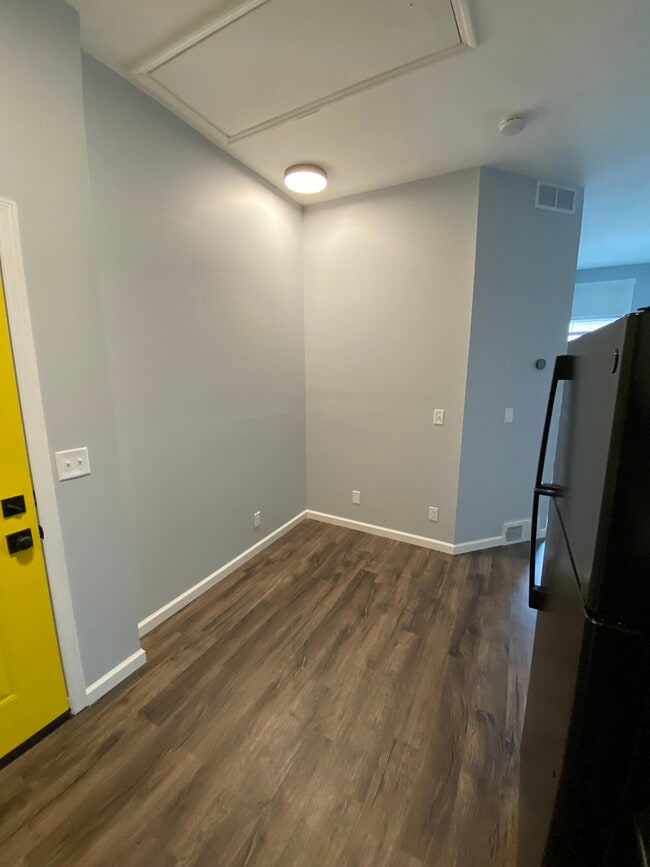 44 N Main St, Unit APT A in Deerfield, WI - Building Photo - Building Photo