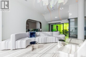 3210 Dakota Cmn in Burlington, ON - Building Photo - Building Photo