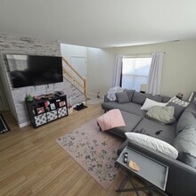 1643 Dogwood Dr in Crown Point, IN - Foto de edificio - Building Photo