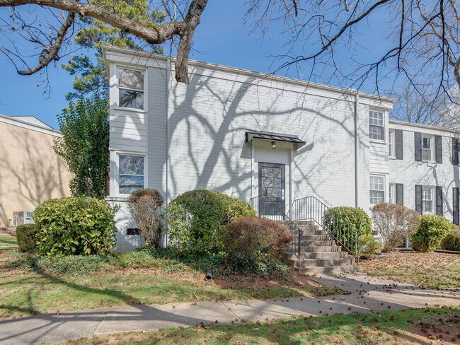 220-A Wakefield Dr