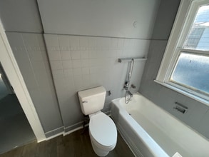 1750 Urbana Rd in Cleveland, OH - Building Photo - Building Photo