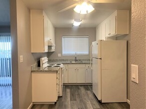 4116 Loveridge Road in Pittsburg, CA - Building Photo - Interior Photo