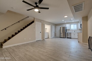 6138 W Townley Ave in Glendale, AZ - Building Photo