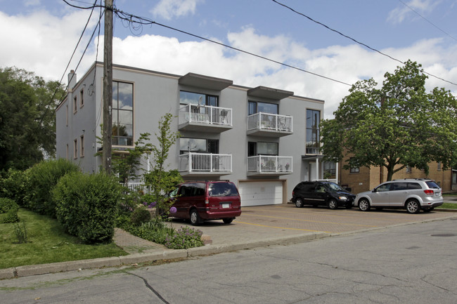 143 Shaftesbury St in Toronto, ON - Building Photo - Primary Photo