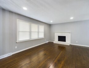 8659 E 109 St in Kansas City, MO - Foto de edificio - Building Photo