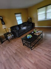 551 S Royal St in East York, PA - Foto de edificio - Building Photo