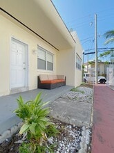 7975 Crespi Blvd in Miami Beach, FL - Building Photo - Building Photo