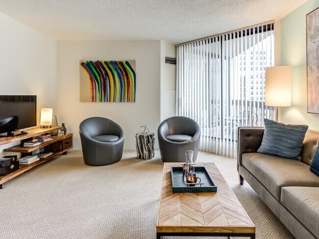 710 N Dearborn St, Unit 2302 in Chicago, IL - Building Photo - Building Photo