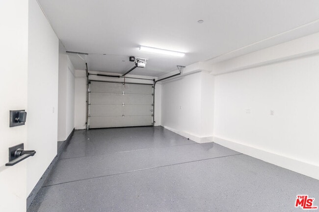 4295 1/2 Tujunga Ave in Los Angeles, CA - Building Photo - Building Photo