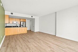 300 Bowie St in Austin, TX - Building Photo - Building Photo