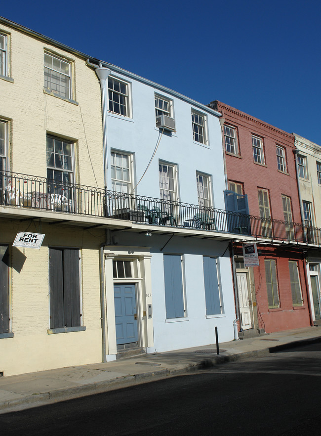 833 Burgundy St in New Orleans, LA - Building Photo - Building Photo