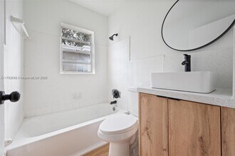 417 NW 15th Ave in Fort Lauderdale, FL - Building Photo - Building Photo