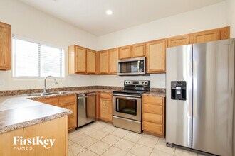 5157 W Laurel Ave, Unit C-533 in Glendale, AZ - Building Photo - Building Photo