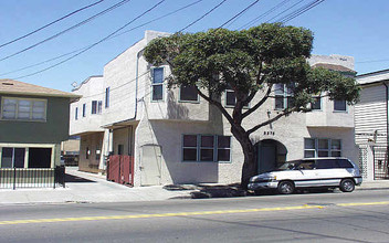 2569-2575 Fruitvale Ave in Oakland, CA - Building Photo - Building Photo