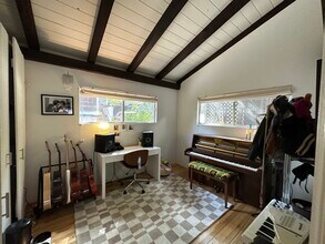 2017 Rosilla Pl in Los Angeles, CA - Building Photo - Building Photo