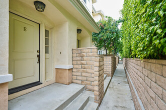 772 W Huntington Dr in Arcadia, CA - Building Photo - Building Photo