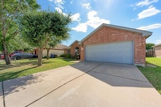 1203 Tricia Cove in Hutto, TX - Building Photo - Building Photo