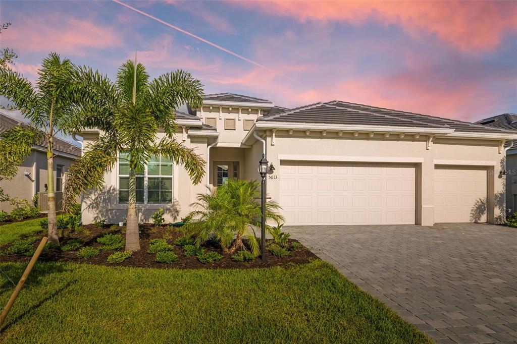 5613 Lightning Whelk Ln in Lakewood Ranch, FL - Building Photo