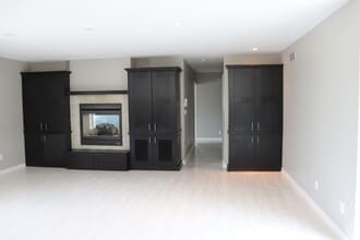 615 W 9 Mile Rd, Unit Ferndale Penthouse in Ferndale, MI - Foto de edificio - Building Photo