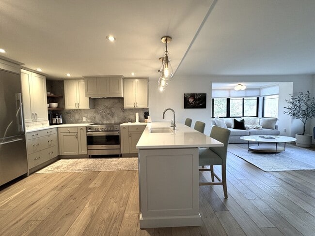 property at 100 Ledgewood Dr