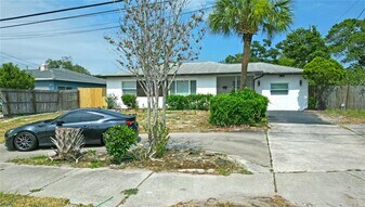 5014 Dr. M.L.K. Jr St S in St. Petersburg, FL - Building Photo