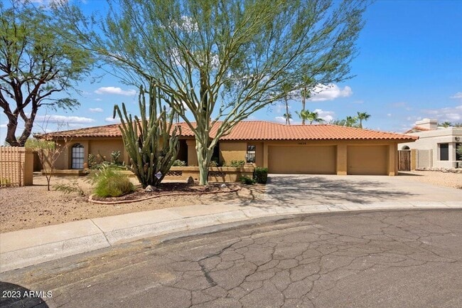 property at 10628 E Cinnabar Ave