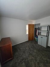 323 Cherokee Ln in Jackson, MI - Building Photo - Building Photo