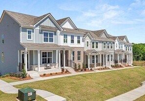 6741 Leigh St in Flowery Branch, GA - Building Photo