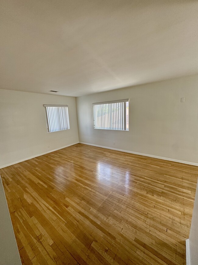 5424 Vantage Ave, Unit 5424