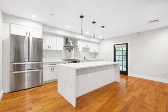 113-115 Falcon St in Boston, MA - Building Photo - Building Photo