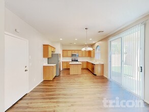 4843 W Dunbar Dr in Phoenix, AZ - Foto de edificio - Building Photo