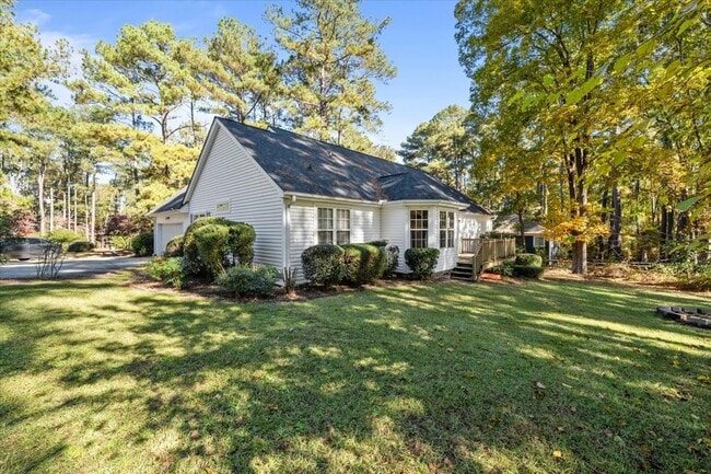 43 S Lakeshore Dr in Whispering Pines, NC - Building Photo - Building Photo