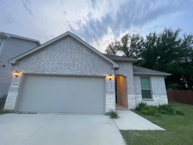 property at 2516 Sakeena Ct