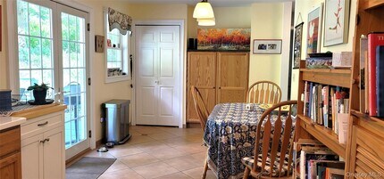 23 Violet Pl in Rhinebeck, NY - Building Photo - Building Photo